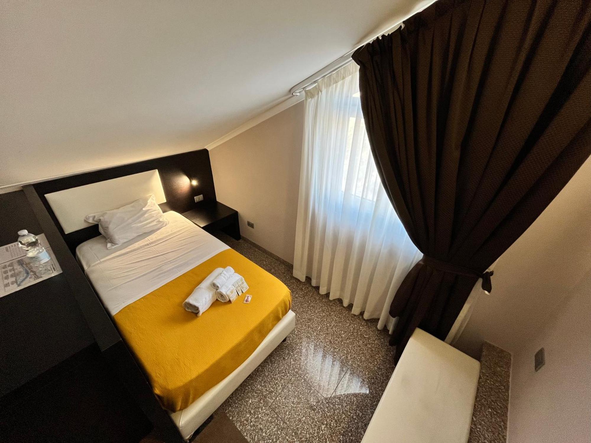 Eh Suites Rome Airport Euro House Hotels Fiumicino Exterior photo