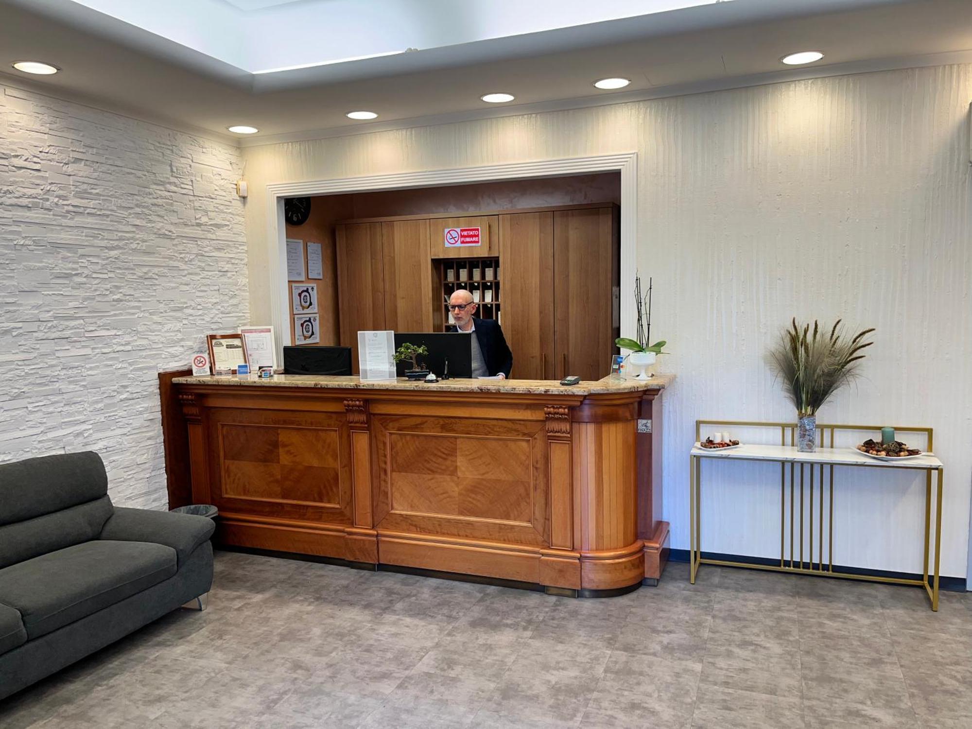Eh Suites Rome Airport Euro House Hotels Fiumicino Exterior photo