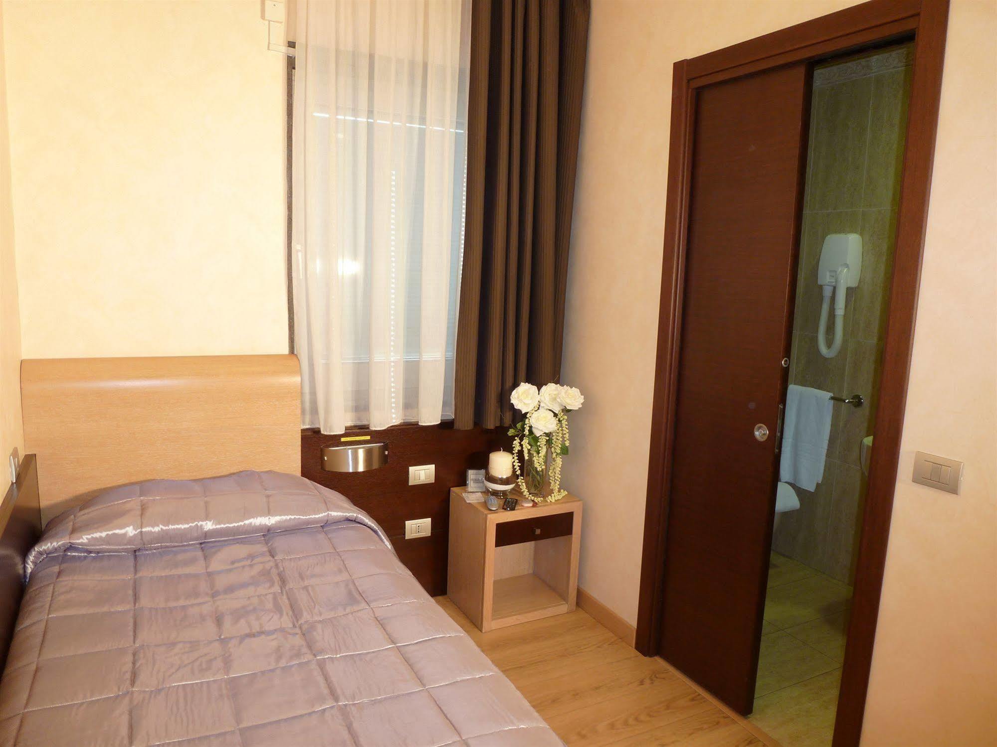 Eh Suites Rome Airport Euro House Hotels Fiumicino Exterior photo