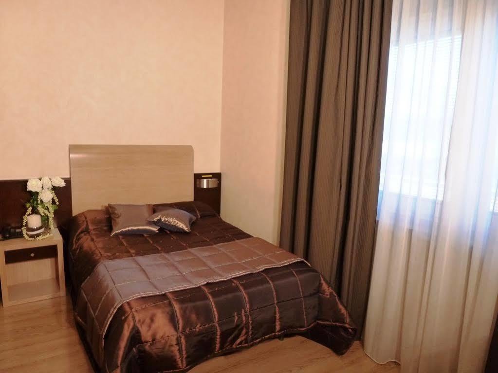 Eh Suites Rome Airport Euro House Hotels Fiumicino Exterior photo